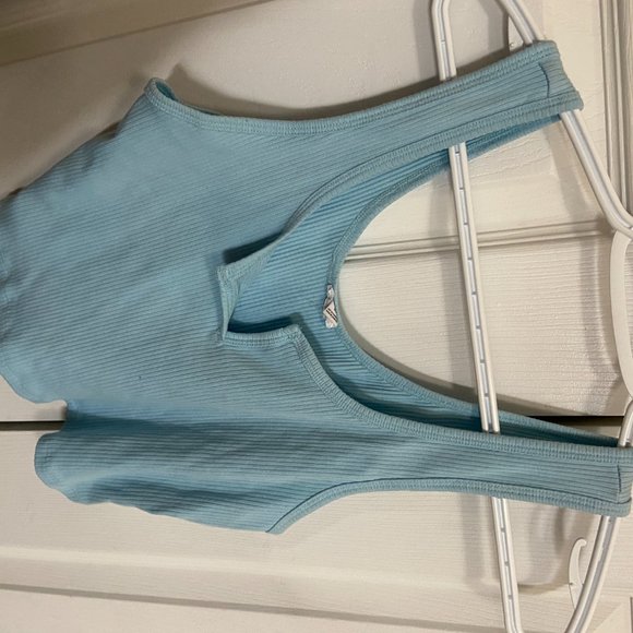 Blue Garage Notch Tank - Picture 2 of 2